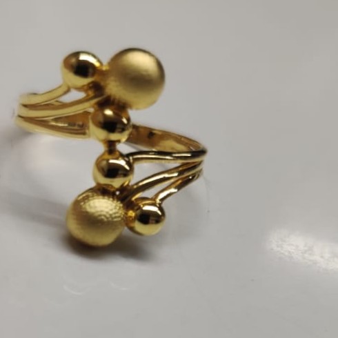 22 kt gold casting fancy ladis ring