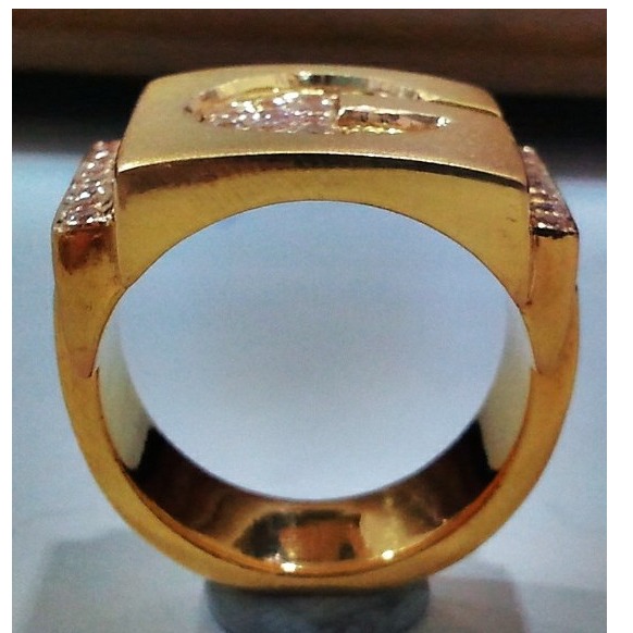 22Kt Gold close setting G initial Gents ring