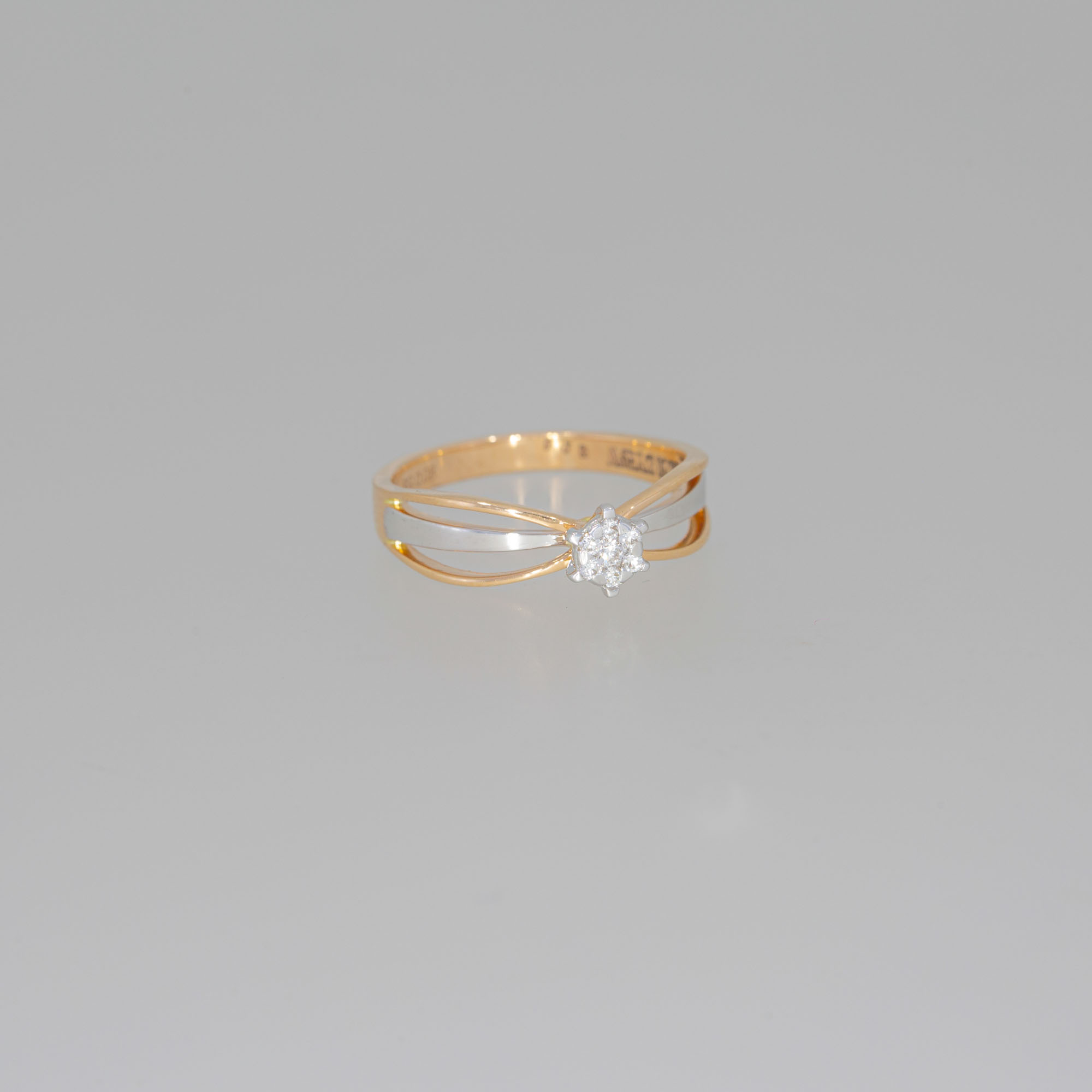 Kwiat | Twist 4-Strand Ring with Diamonds in 18K Rose Gold - Kwiat