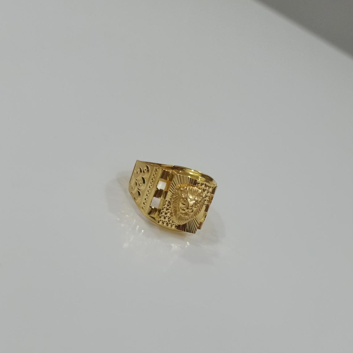 22K Gold Lion Design Ring