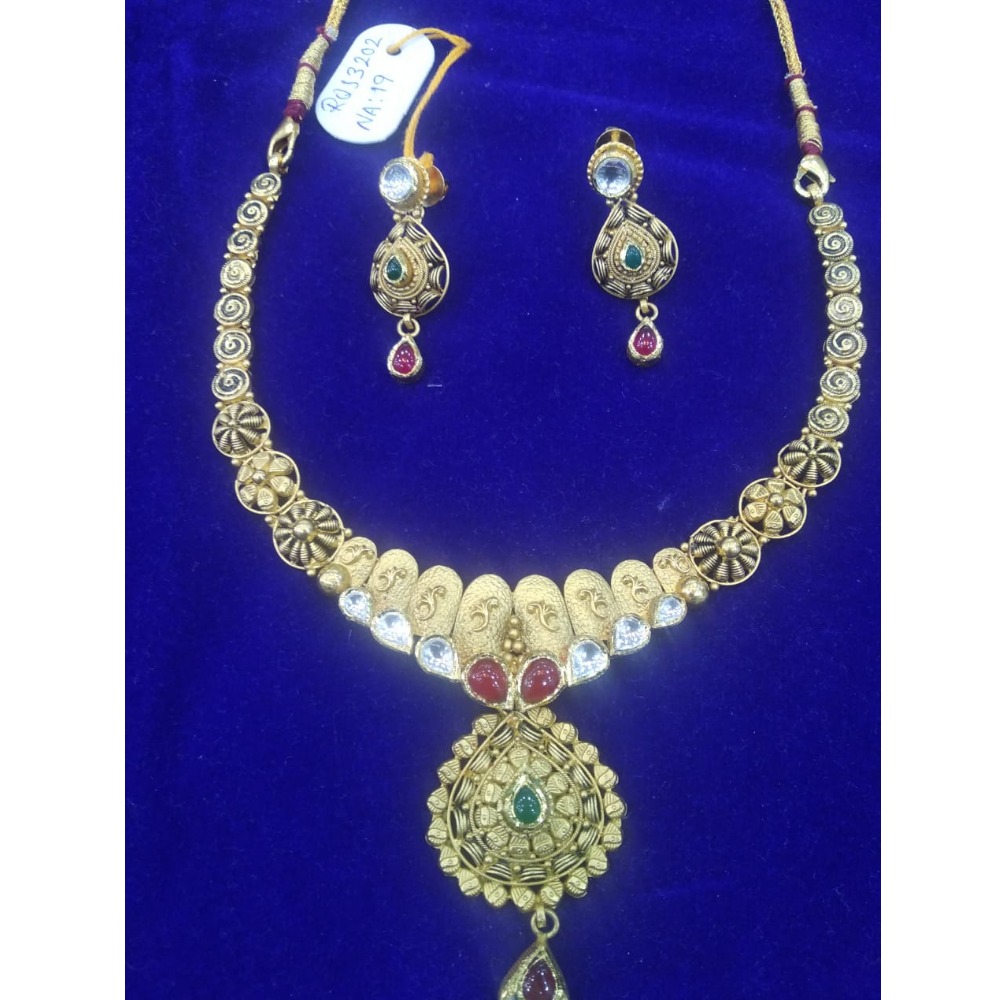 22KT Gold Hallmark Kundan Necklace Set 