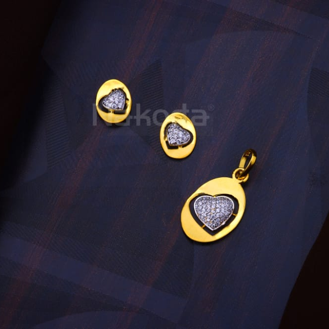 22KT Gold CZ Hallmark Stylish Ladies Fancy Pendant Set FPS548