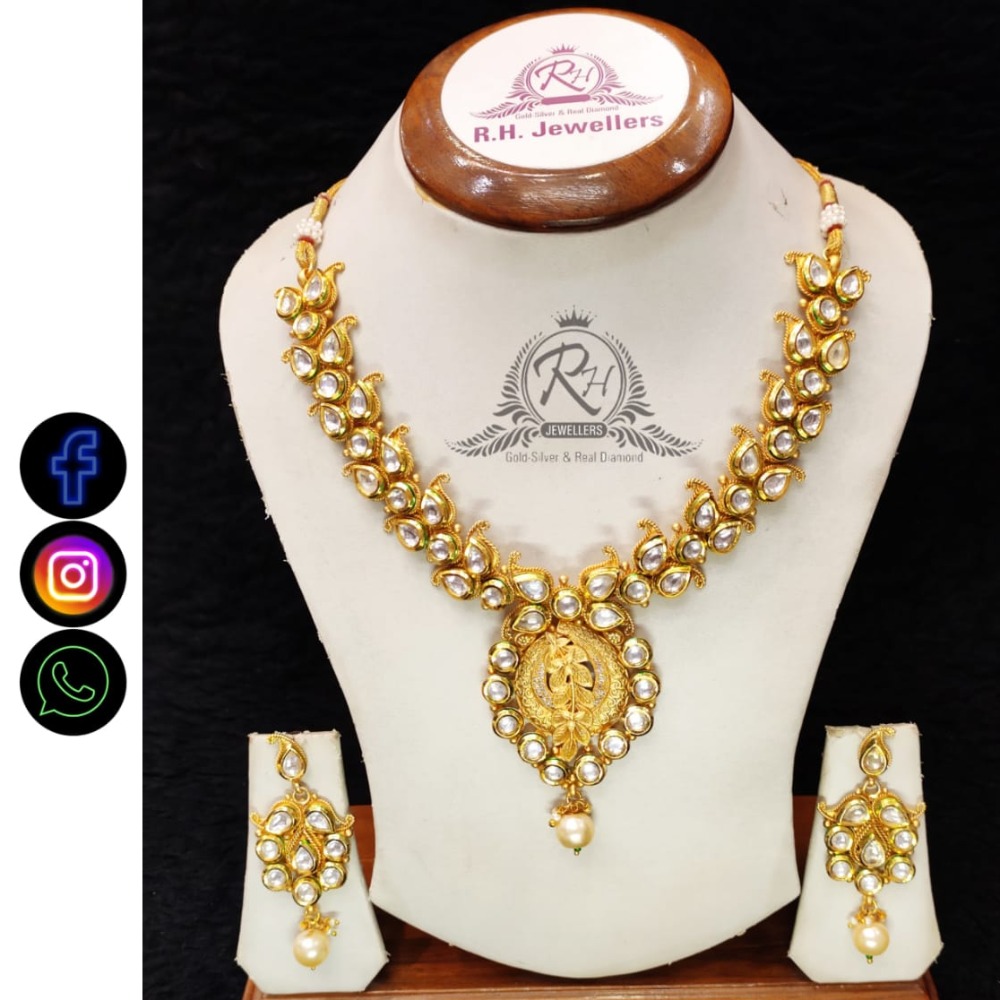22 carat gold traditional ladies necklace set RH-LS513