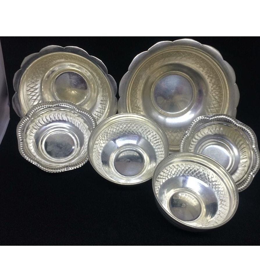 Silver light weight bowl set