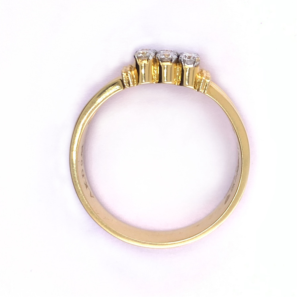 18kt yellow gold elegant 9 diamond gents ring 8gr14