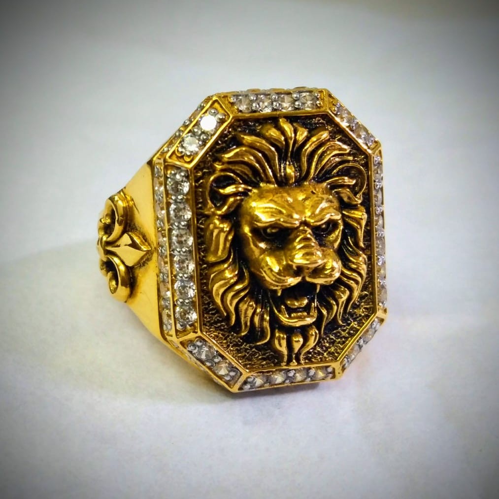 Sujal Impex Bikers jewelry Retro Biker Men Gold Plated Lion Head Ring Gold  Metal Ring For Men And Women