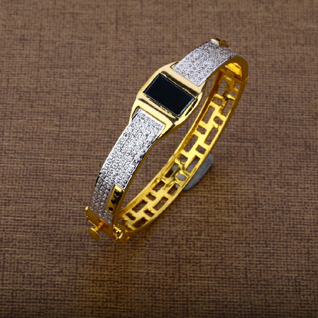 Stylish Ways to Wear Mens Gold Bracelet