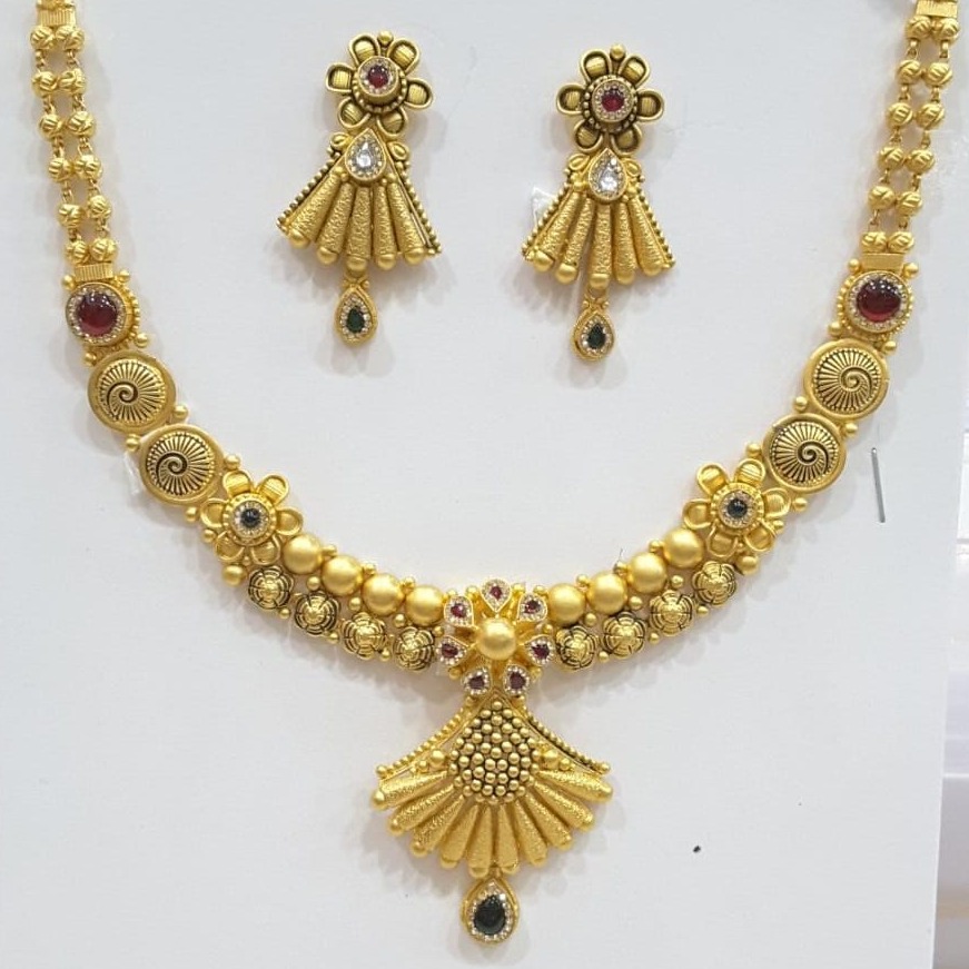 22k gold flower petals design necklace set