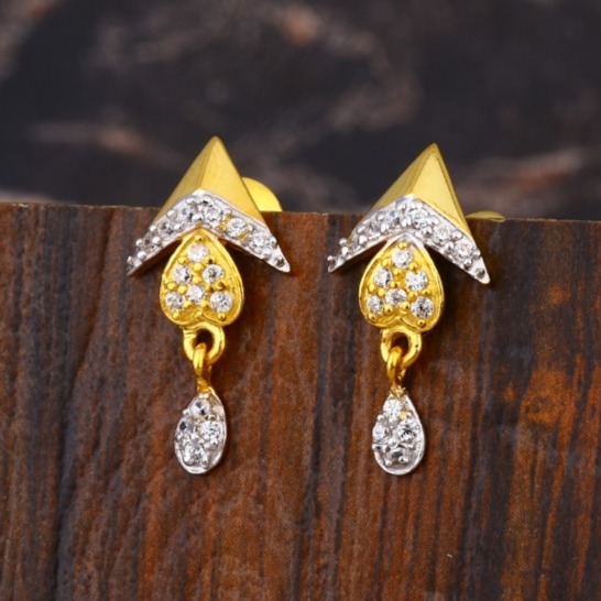 Buy quality 22 carat gold ladies earrings RH-LE465 in Ahmedabad