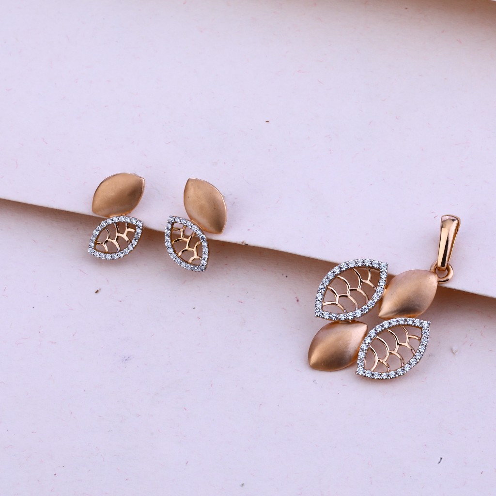 750 Rose Gold Designer Pendant Set RPS56