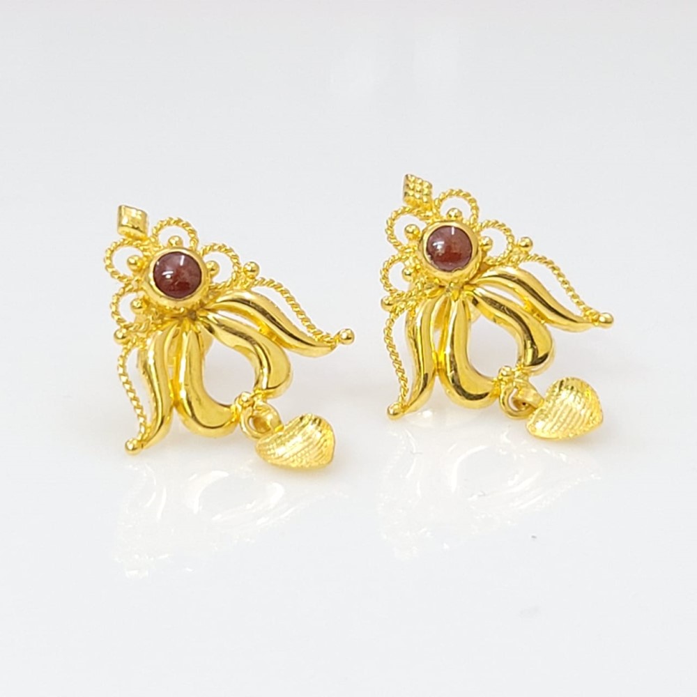 18k Yellow Gold Regal Design Earrings