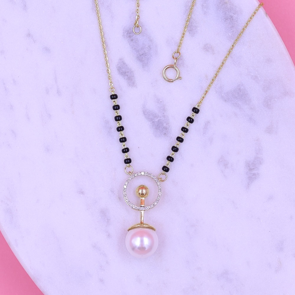 Glamorous Diamond Mangalsutra with pearl