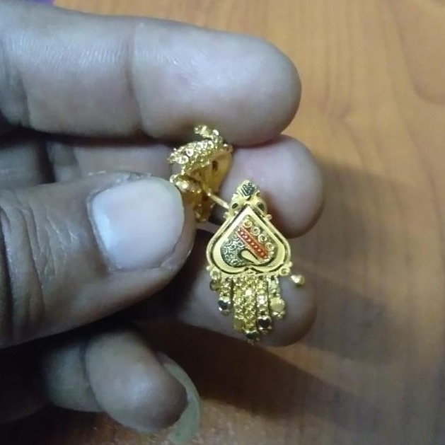 22K Gold Indian Design Earring