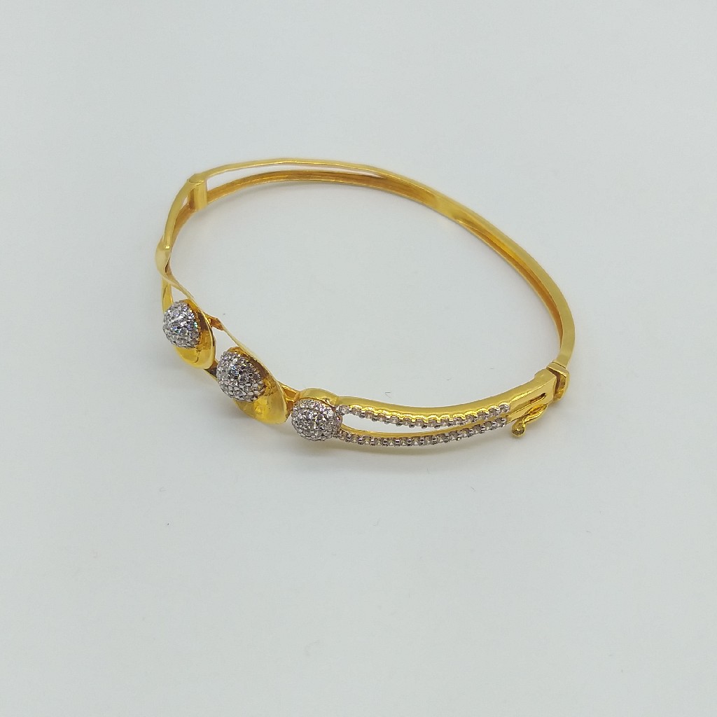 Gold Ladies Stylish Bracelet with Rhodium and Diamonds