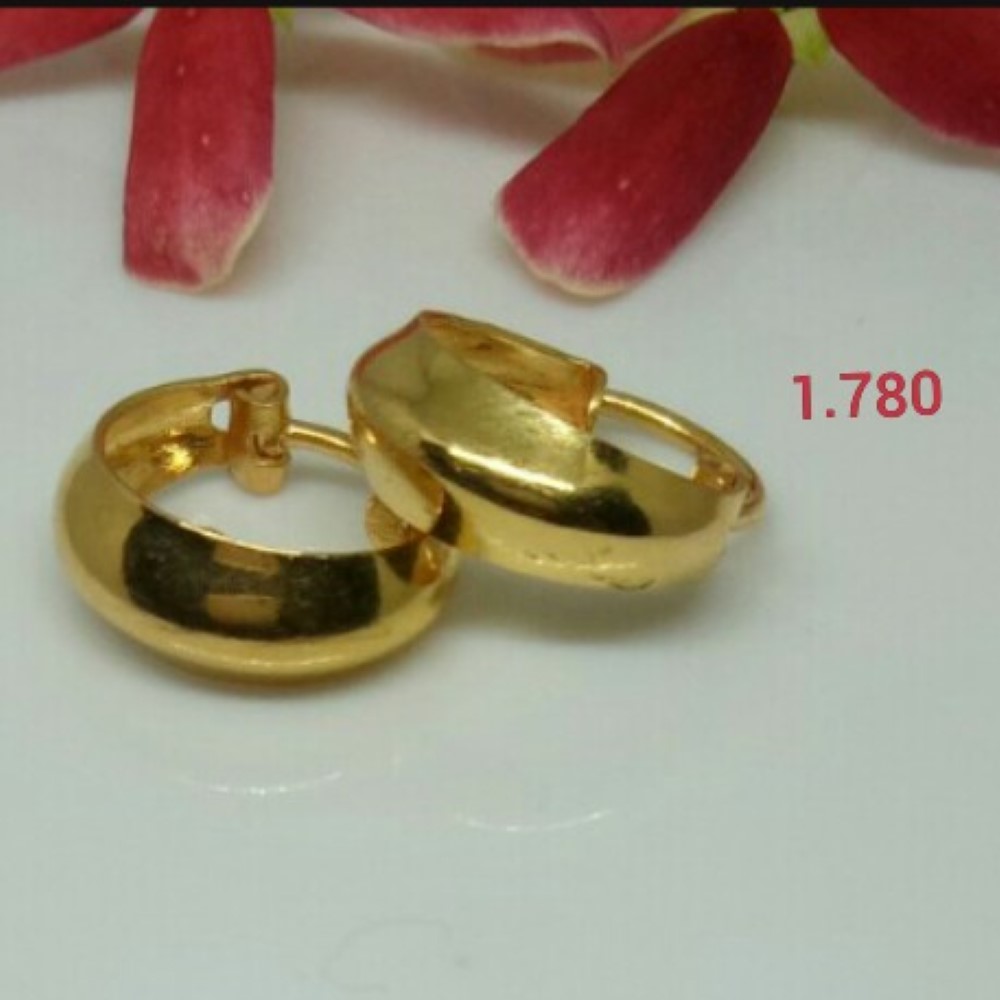 18K Gold Classy Earrings