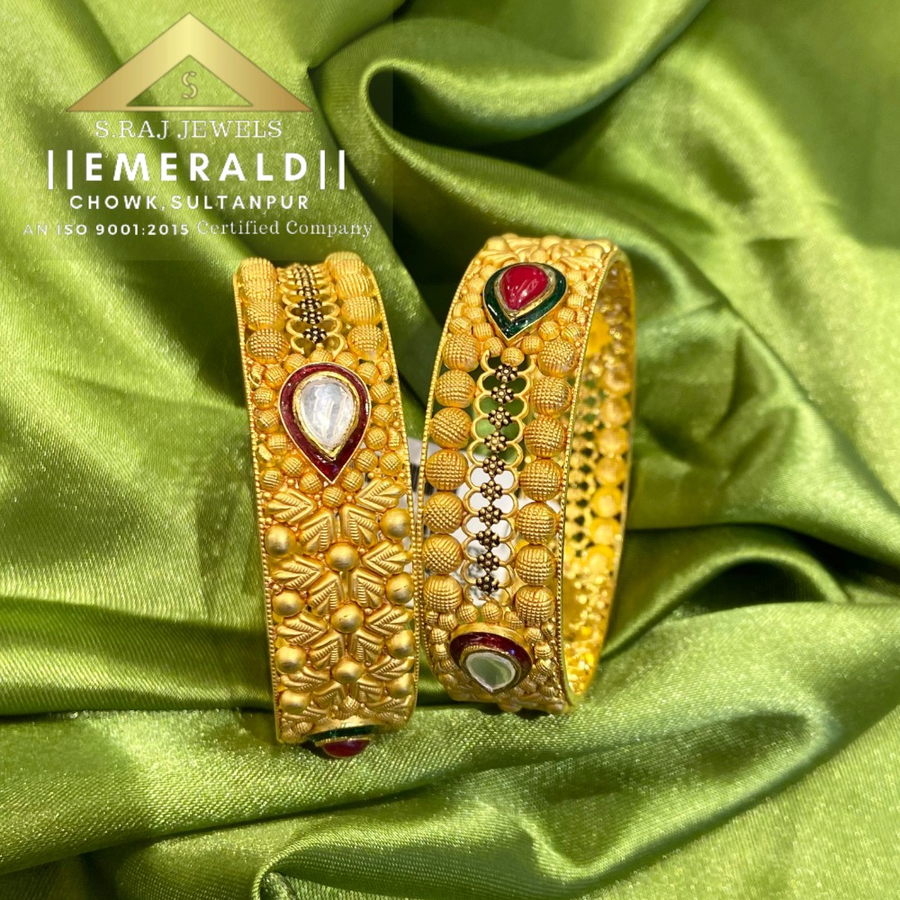 22K GOLD BANGLE  (Also Available In 18K Gold)