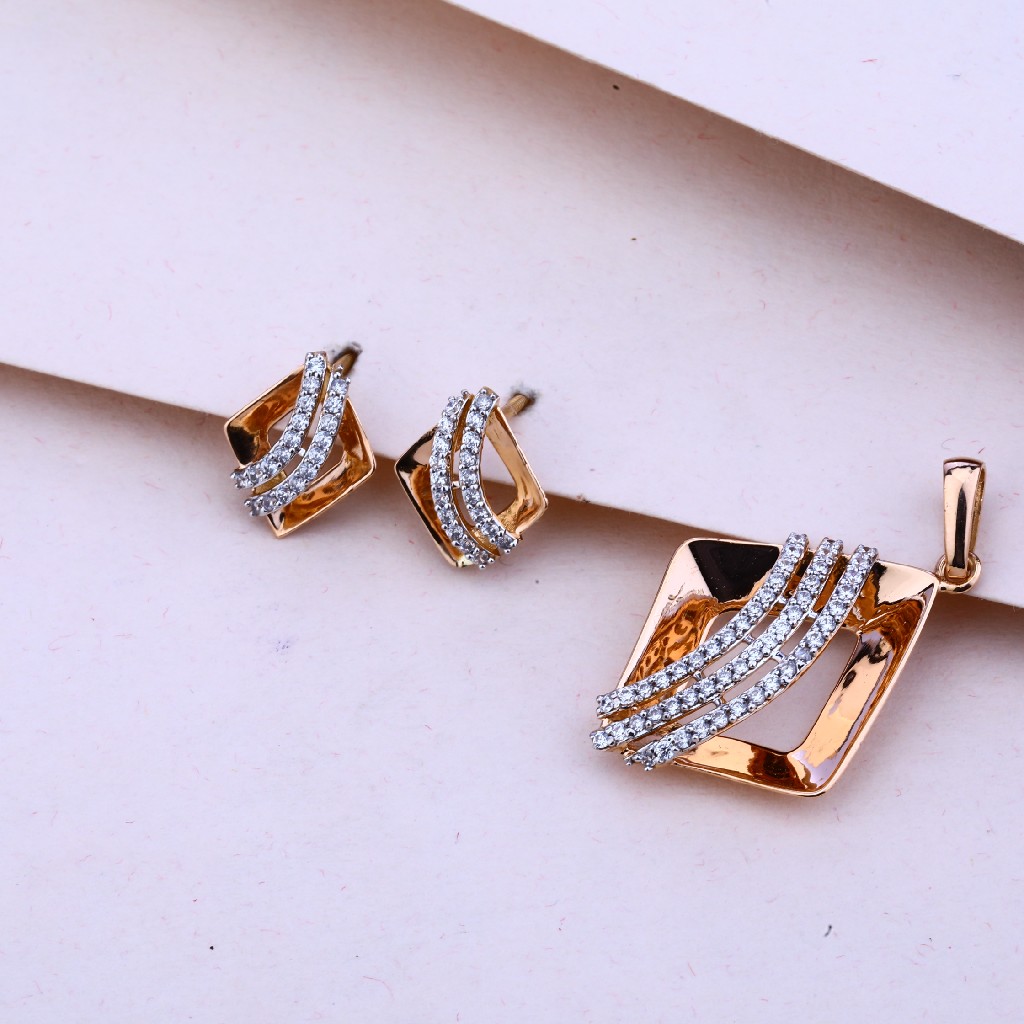 750 Rose Gold Hallmark Stylish  Pendant Set RPS78