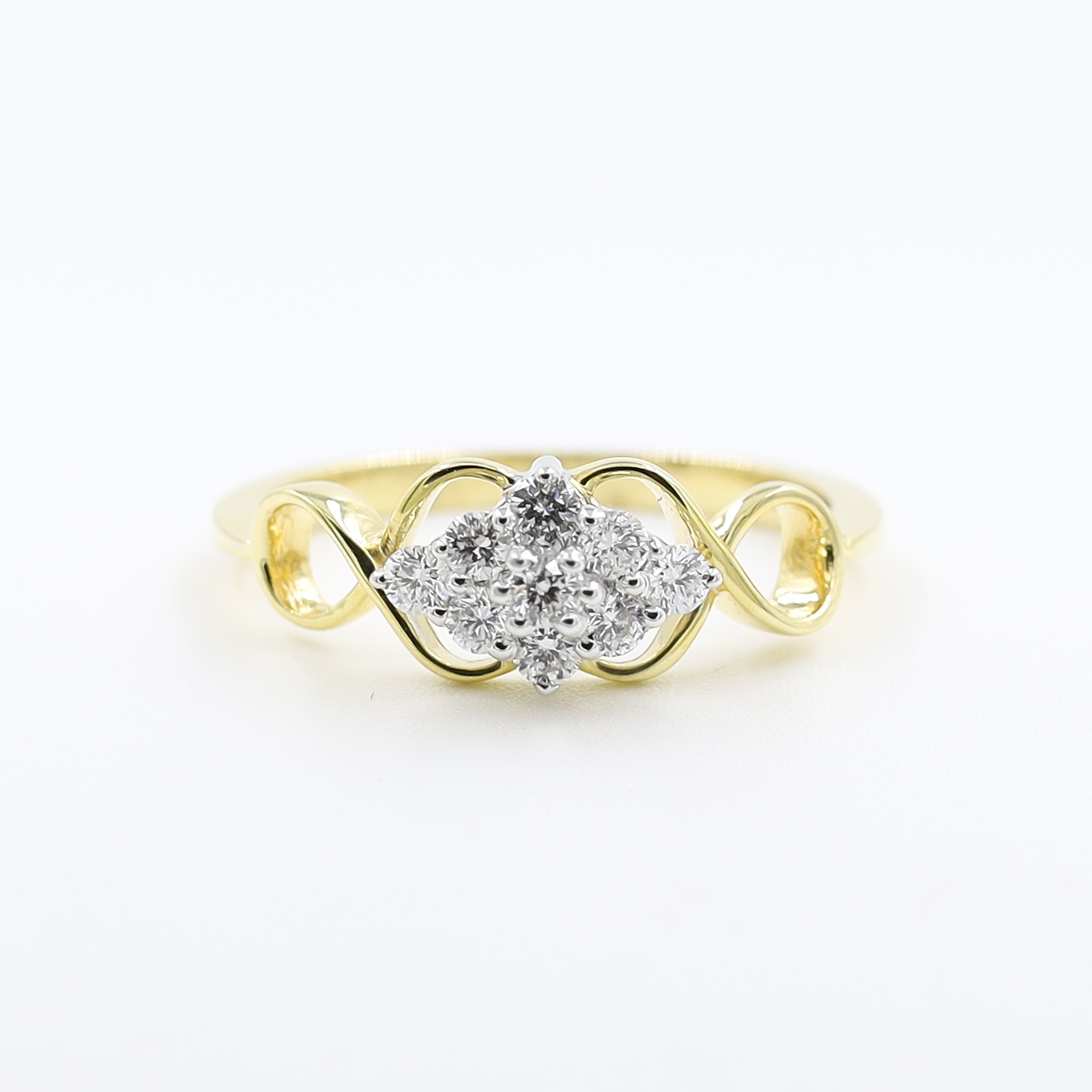 Fancy Wavy Gold And Diamond Finger Ring