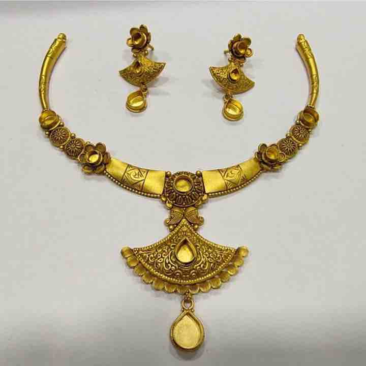916 Gold Temple necklace set
