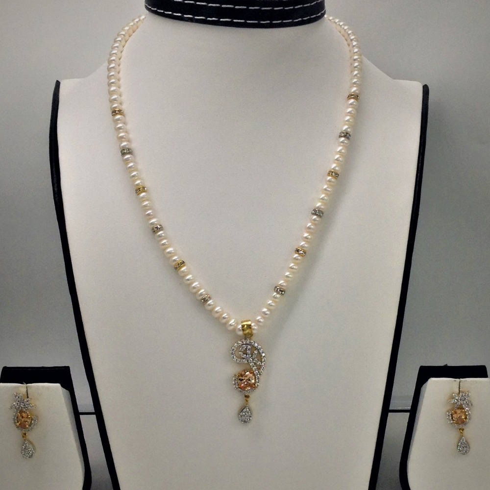 White;golden cz pendent set with flat pearls mala jps0107
