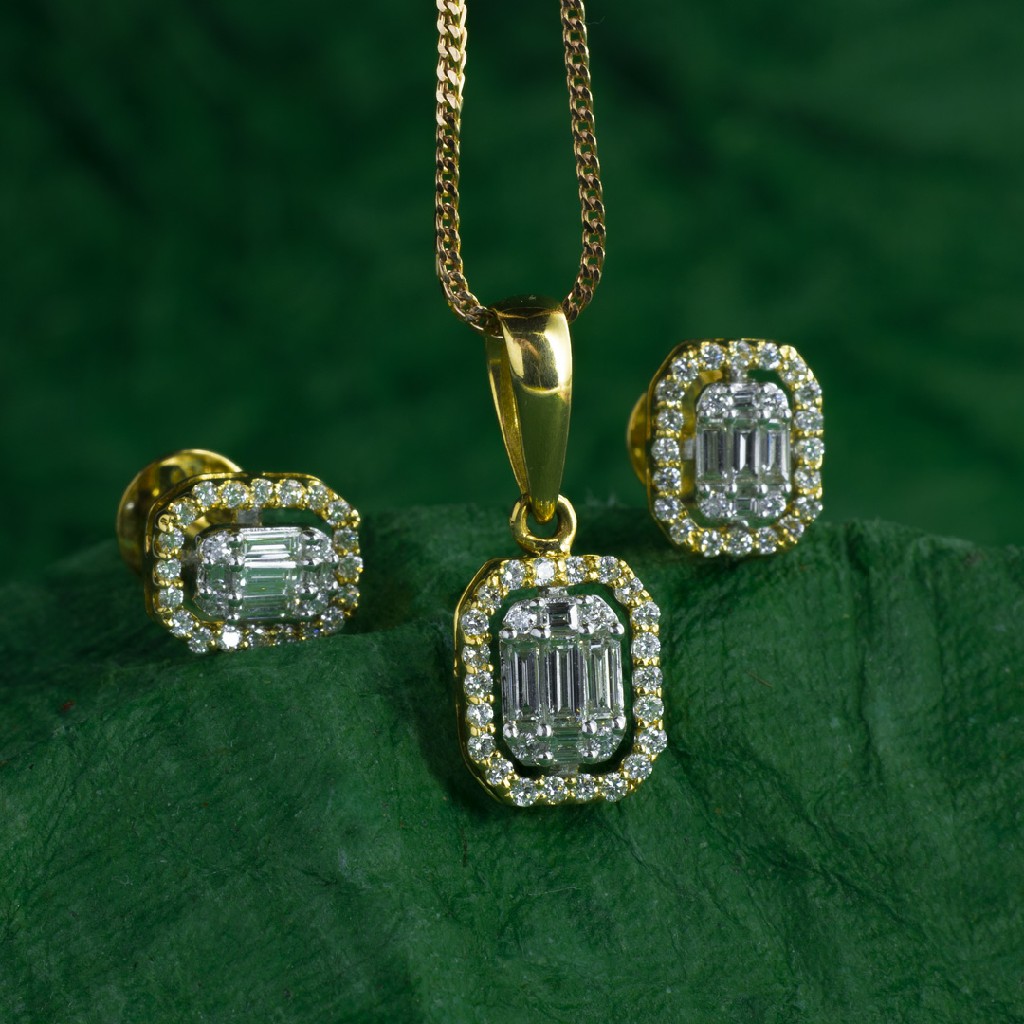 Diamond pendant set