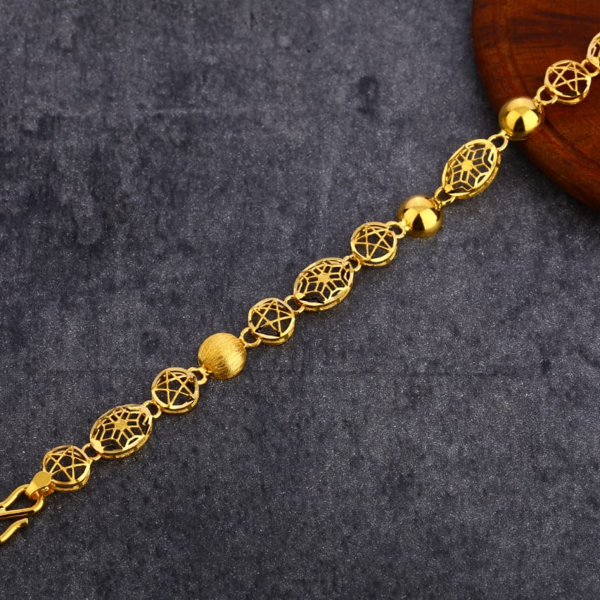 22ct Gold Box Chain Bracelet with Diamond Cut Beads and Hook Clasp 2   Minar Jewellers
