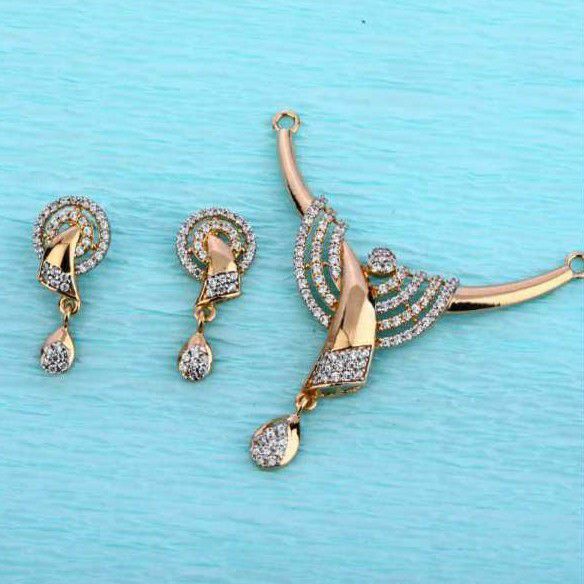 18 Carat Rose Gold Classical Ladies Mangalsutra Pendants Set RH-PS702
