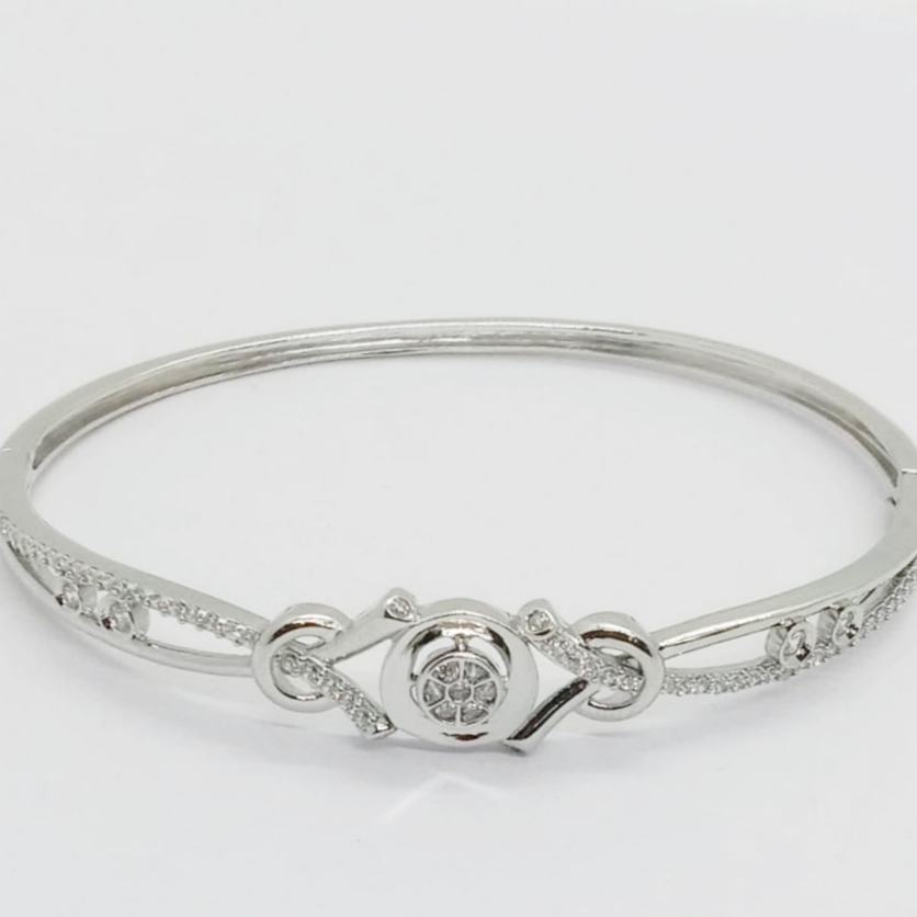 Sterling silver ladies bracelet in superior quality with studded stone