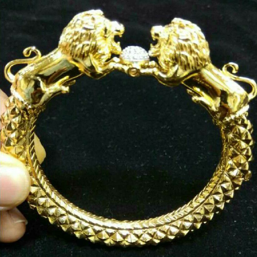 22KT Gold Stylish Lion Design Gents Kada