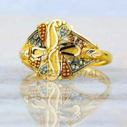 Designer Plain Gold Ladies Ring LRG -0824