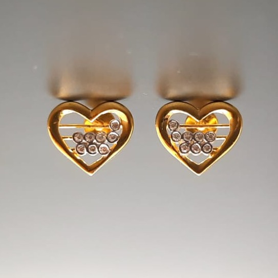 18 ct gold tops for heart shape for uniqe design