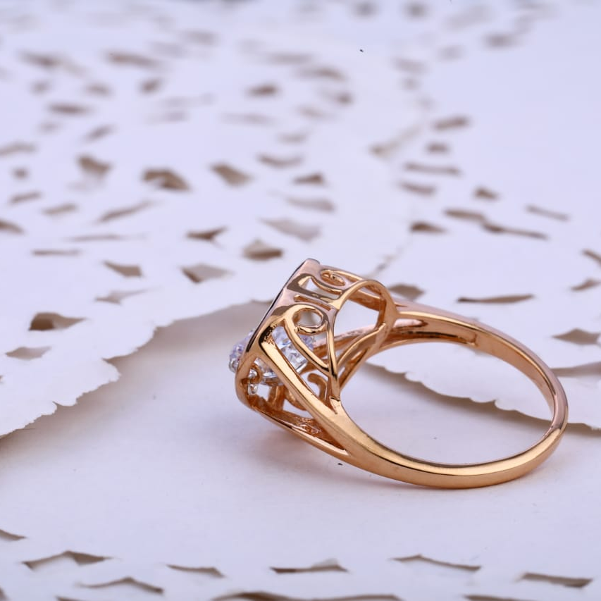 750 Rose Gold Delicate Ladies Ring RLR778