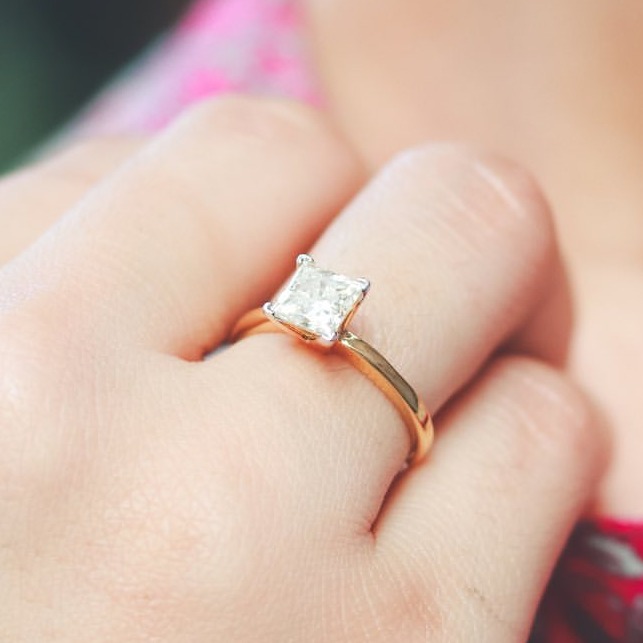 22 ct gold ring squre dimond