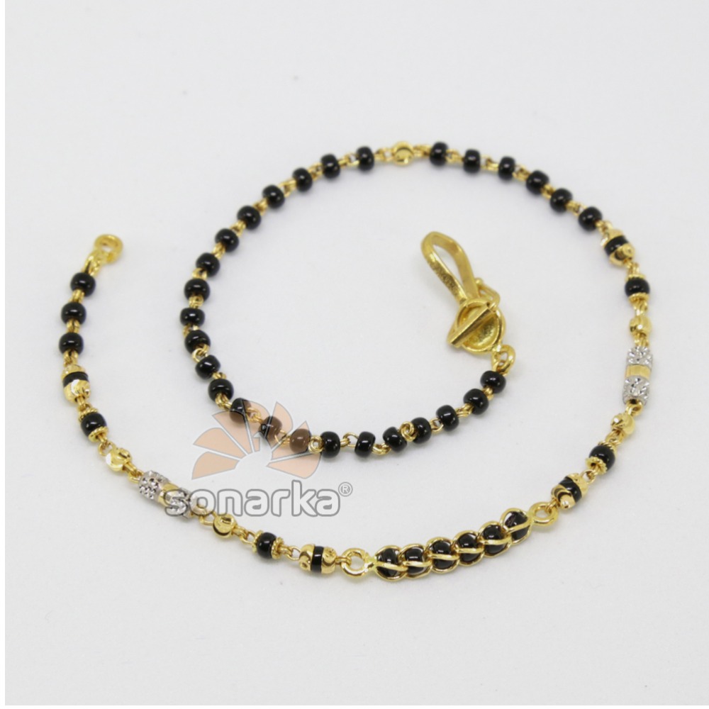 22k 916 Yellow Gold Single Line Mangalsutra Chain with Indian Black Beads Design
