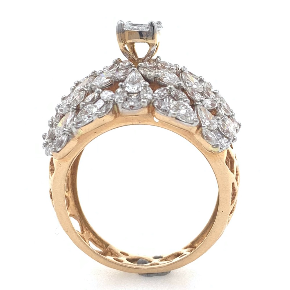 18kt / 750 fancy cocktail solitaire look diamond ring for ladies 8lr60