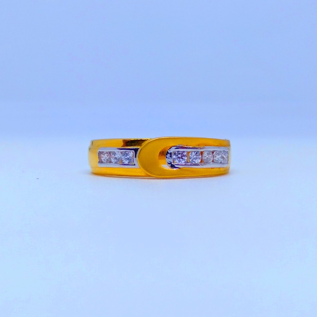 22 KT 916 Hallmark fancy diamond gents ring