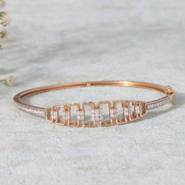 20 carat rose gold Stylish ladies bracelet rh-lb932