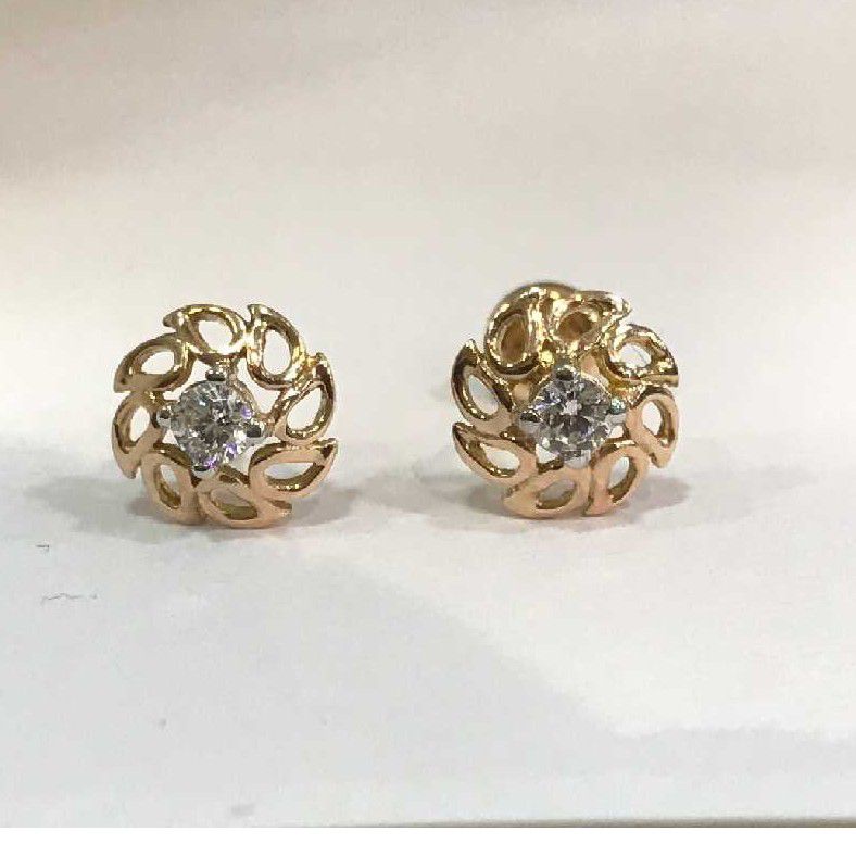 Buy quality 18k Exclusive Ladies Earring E-60522 in Ahmedabad
