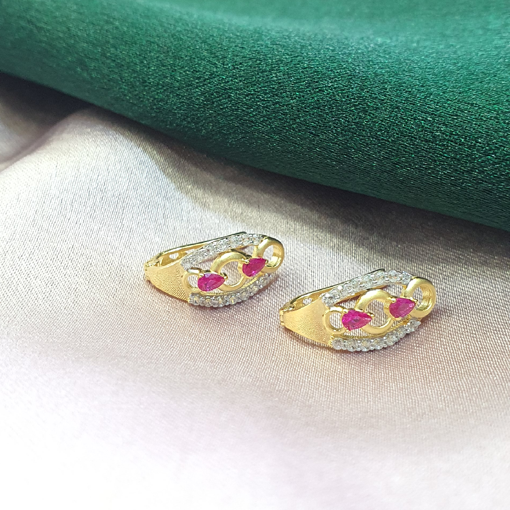 Gold earrings rings with zircons | JewelryAndGems.eu
