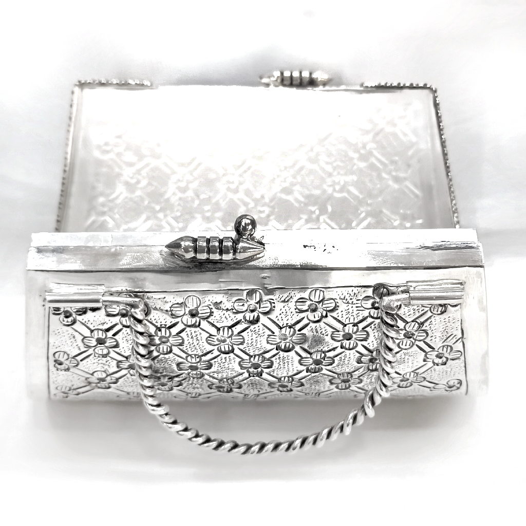 Buy quality 925 pure silver ladies purse with handle in fine nakashii  pO-164-01 in New Delhi