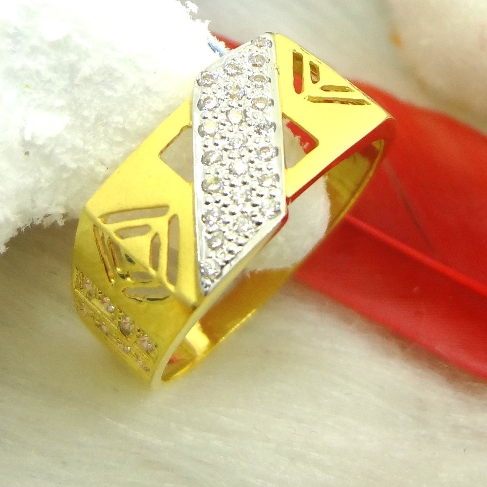 Fancy cut designer 22 kt gold gents ring