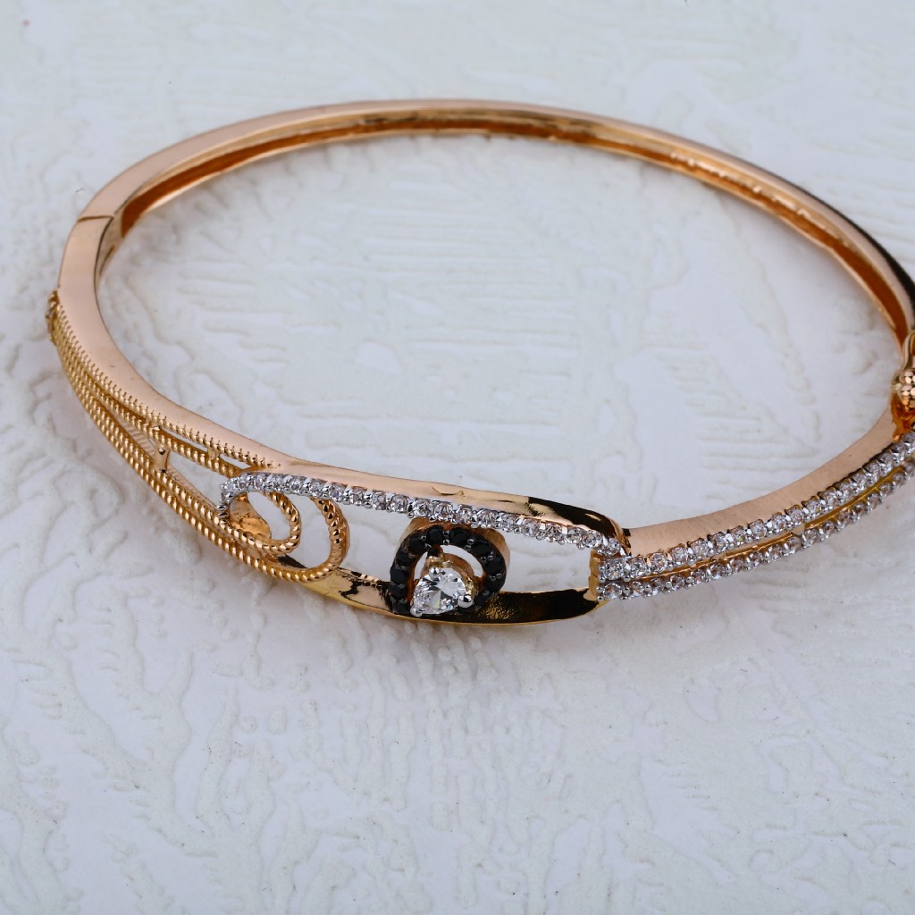 Buy quality Ladies 18K Rose Gold Delicate BraceletRLKB58 in Ahmedabad