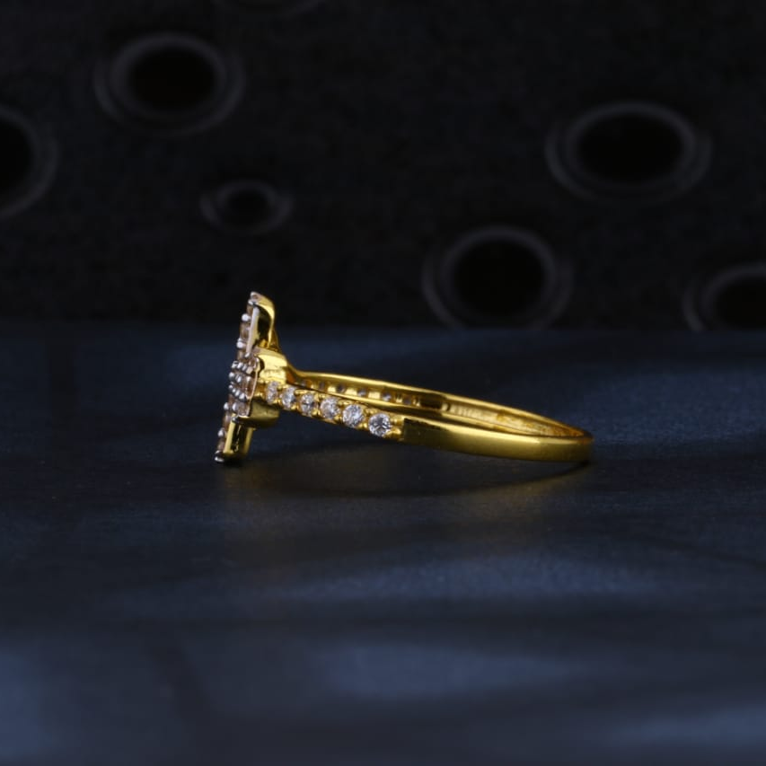 916 Gold CZ Hallmark Designer Ladies Ring LR1461