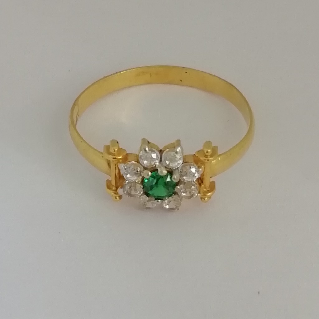 916 gold green stone fancy ladies ring