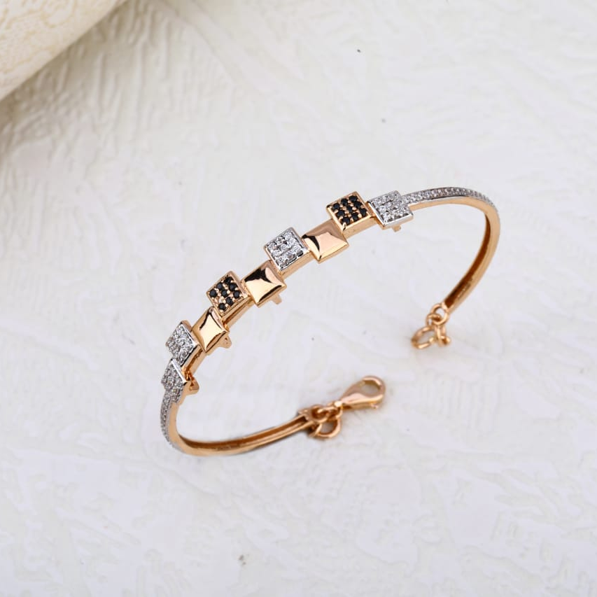 750 Rose Gold Hallmark Fancy Ladies Kada Bracelet RLKB332