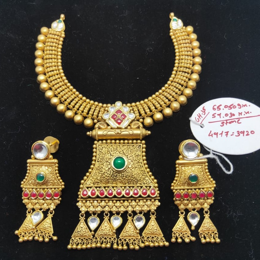 22Kt Gold Traditional Necklace Set For Wedding VJ-N012