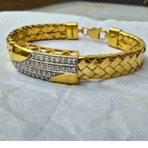 22KT Gold Antique Bharvadi Gents Bracelet