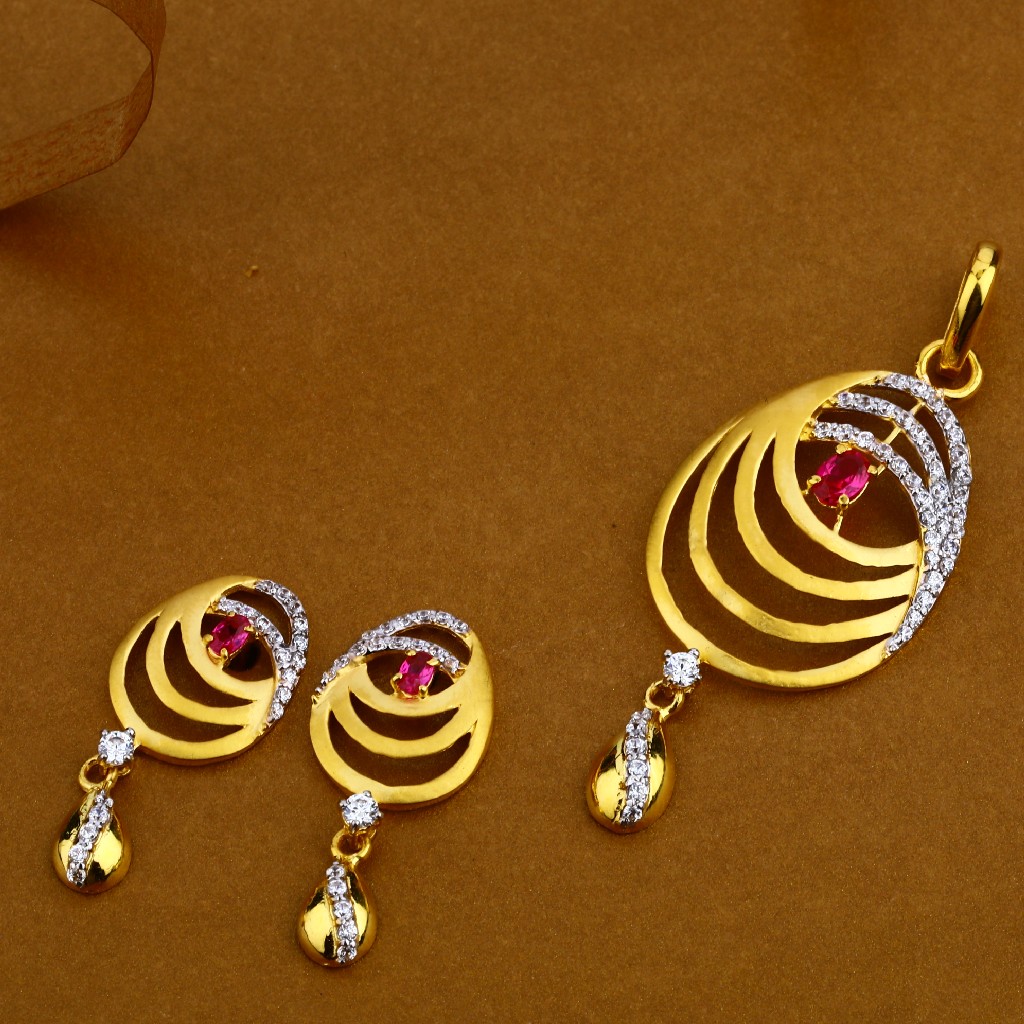 22Kt Gold  Ladies Pendant Set FSP50