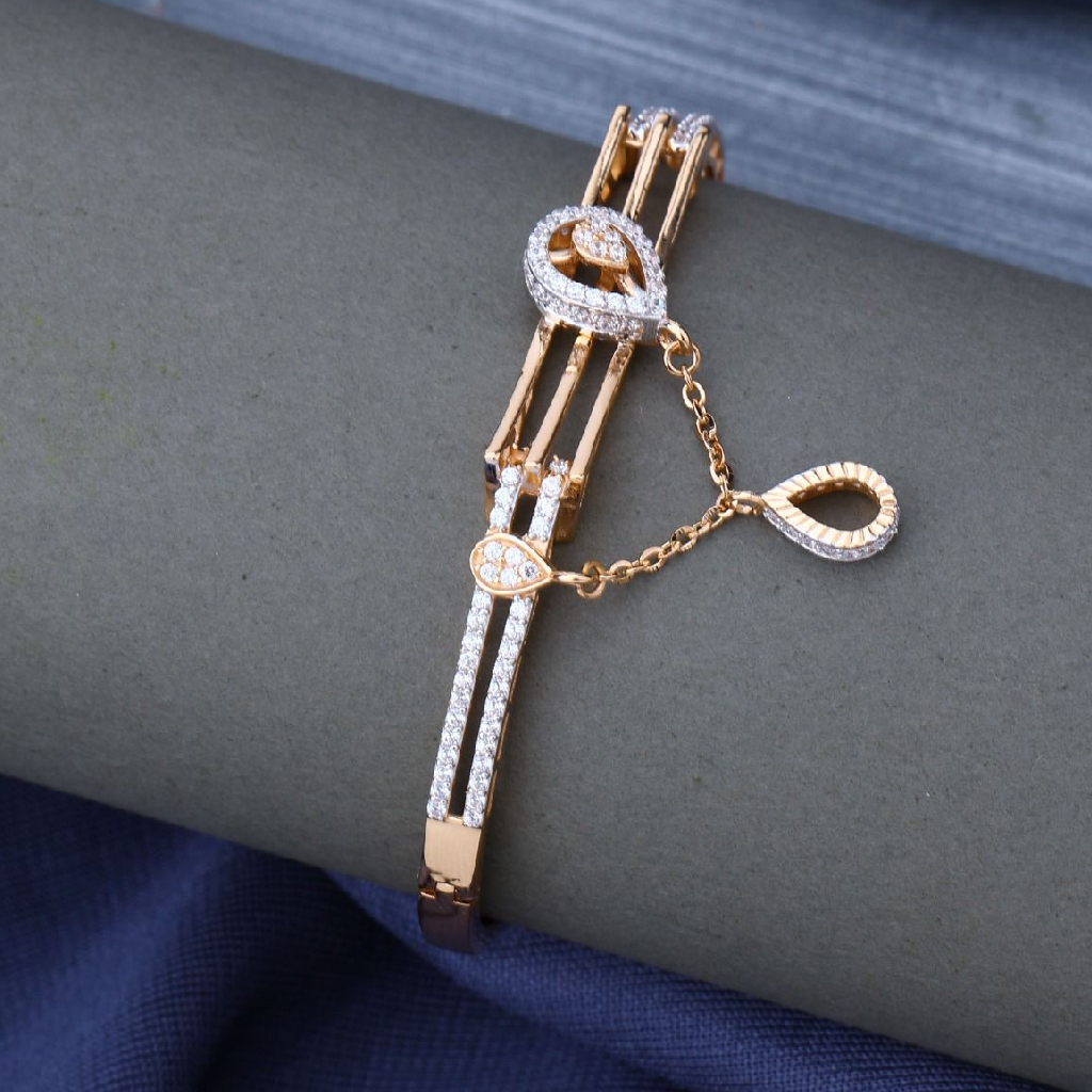 New Design Ladies Gold Bracelet