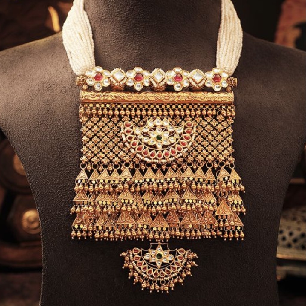 22kt/916 gold antique  bridal necklace set for ladies